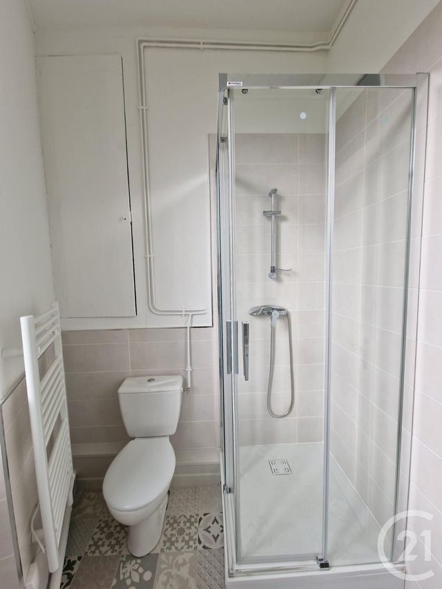 Appartement F1 à louer - 1 pièce - 21.5 m2 - MOULINS - 03 - AUVERGNE - Century 21 Pierre Immobilier