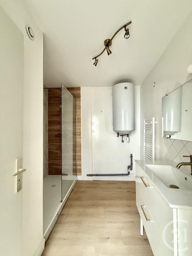 Appartement à louer - 2 pièces - 46.64 m2 - MOULINS - 03 - AUVERGNE - Century 21 Pierre Immobilier