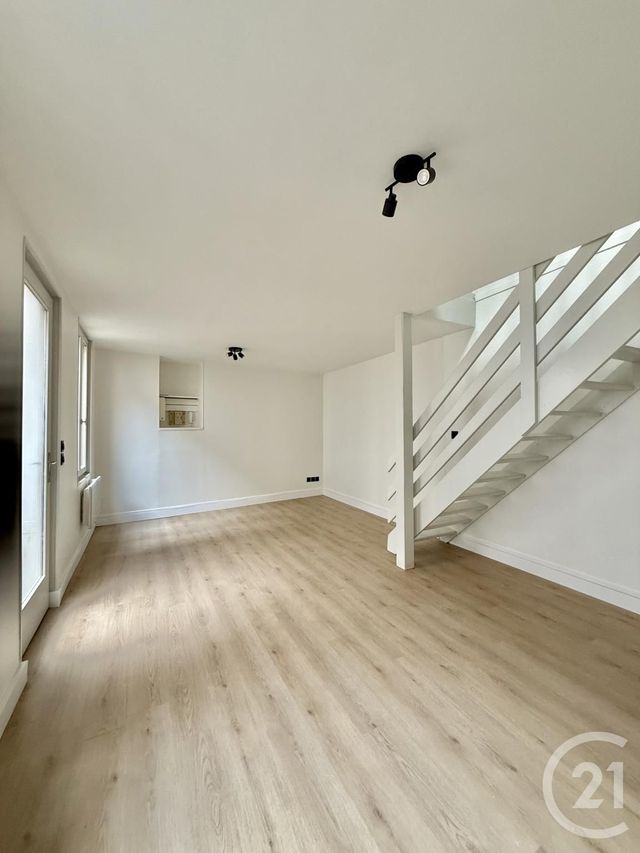 Appartement à louer - 2 pièces - 46.64 m2 - MOULINS - 03 - AUVERGNE - Century 21 Pierre Immobilier