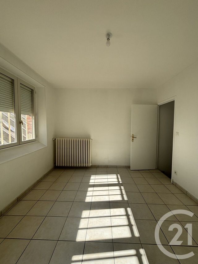 Appartement F2 à louer - 2 pièces - 58.92 m2 - MOULINS - 03 - AUVERGNE - Century 21 Pierre Immobilier