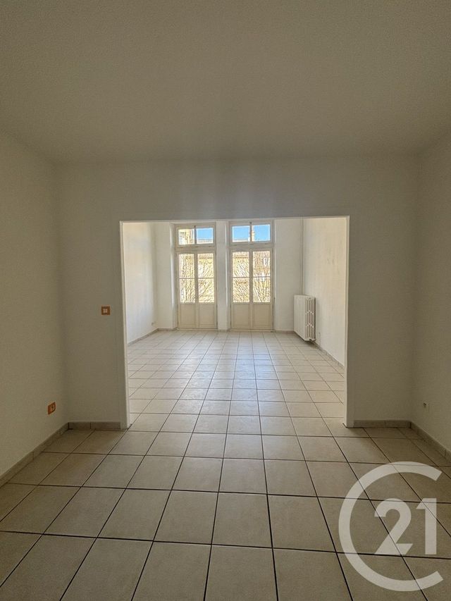 Appartement F2 à louer - 2 pièces - 58.92 m2 - MOULINS - 03 - AUVERGNE - Century 21 Pierre Immobilier
