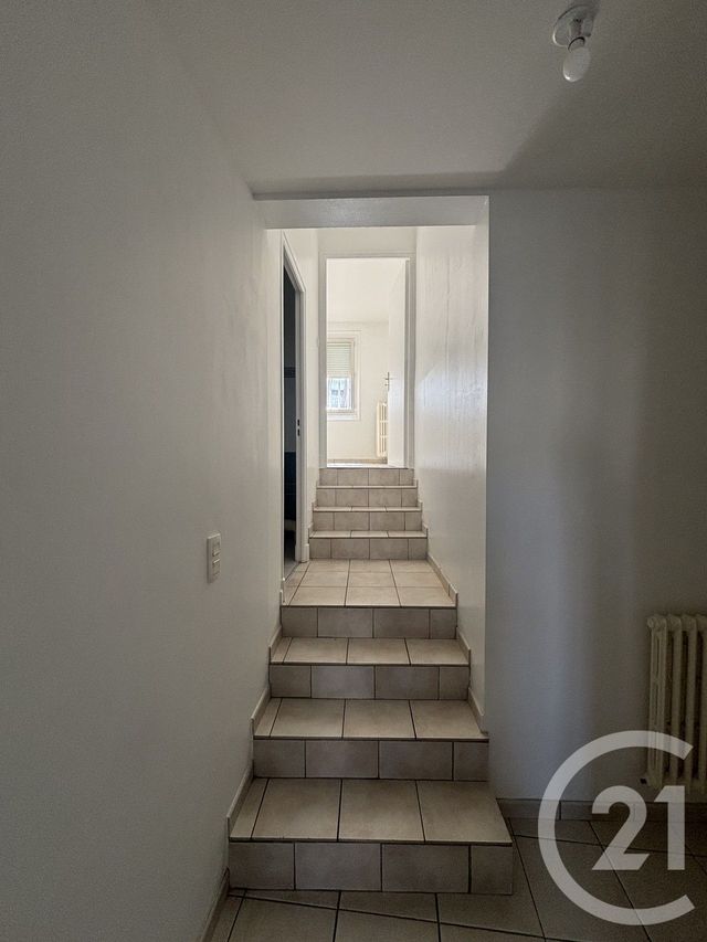Appartement F2 à louer - 2 pièces - 58.92 m2 - MOULINS - 03 - AUVERGNE - Century 21 Pierre Immobilier