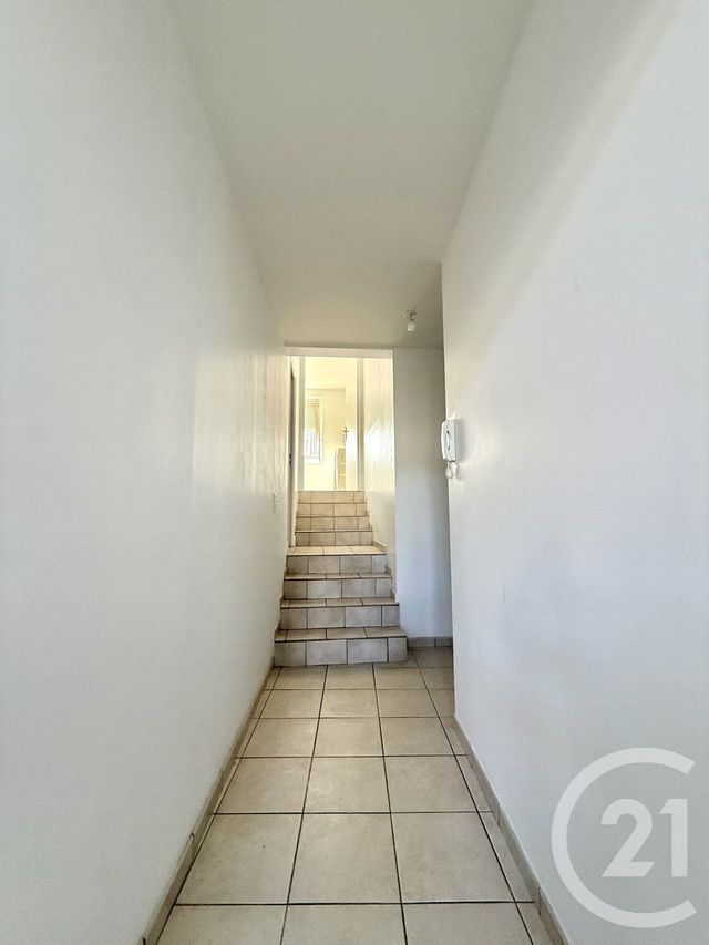 Appartement F2 à louer - 2 pièces - 58.92 m2 - MOULINS - 03 - AUVERGNE - Century 21 Pierre Immobilier