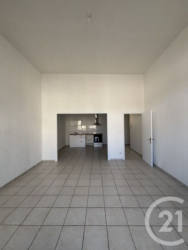 Appartement F2 à louer - 2 pièces - 58.92 m2 - MOULINS - 03 - AUVERGNE - Century 21 Pierre Immobilier