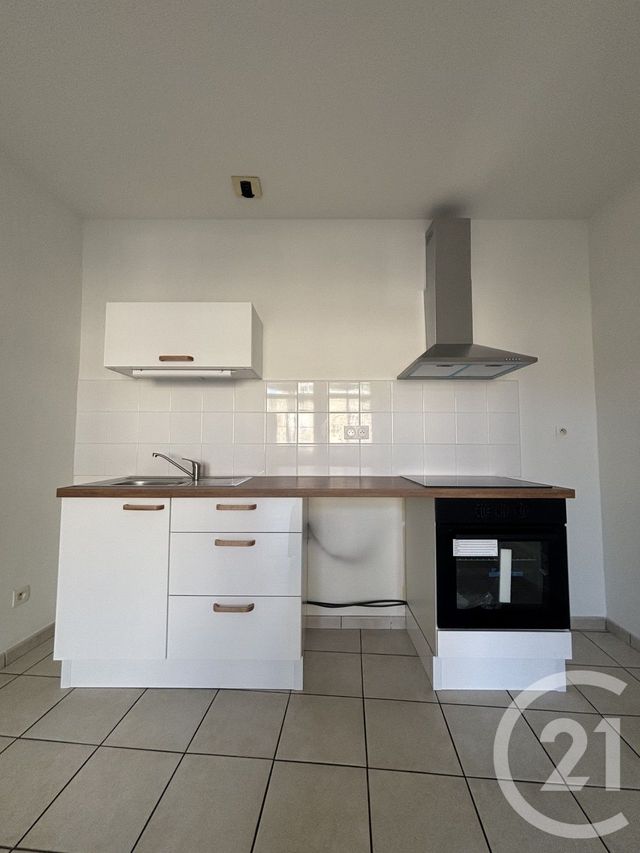 Appartement F2 à louer - 2 pièces - 58.92 m2 - MOULINS - 03 - AUVERGNE - Century 21 Pierre Immobilier