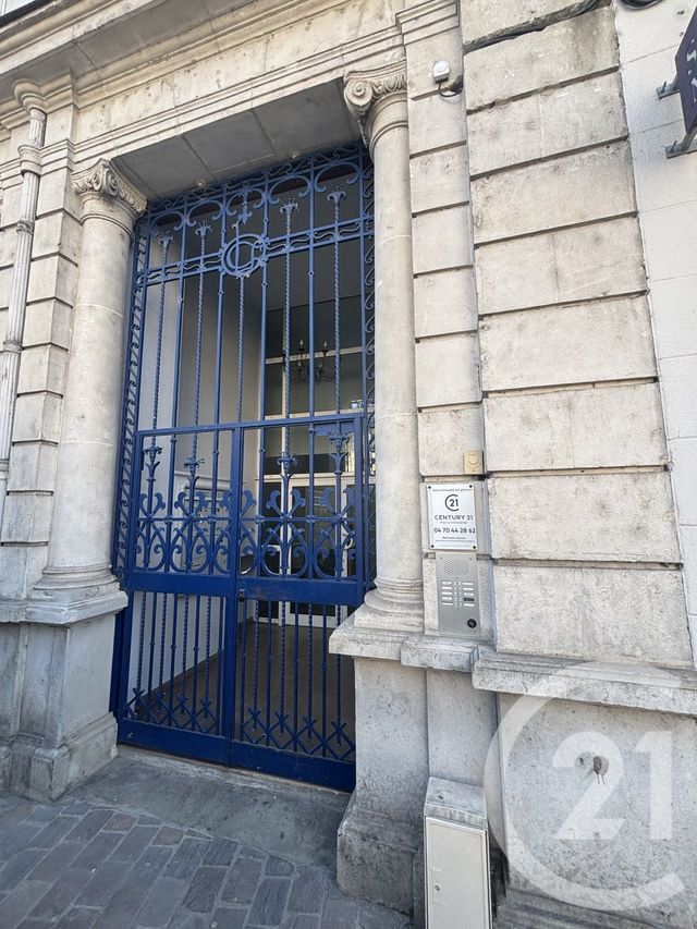 Appartement F2 à louer - 2 pièces - 58.92 m2 - MOULINS - 03 - AUVERGNE - Century 21 Pierre Immobilier