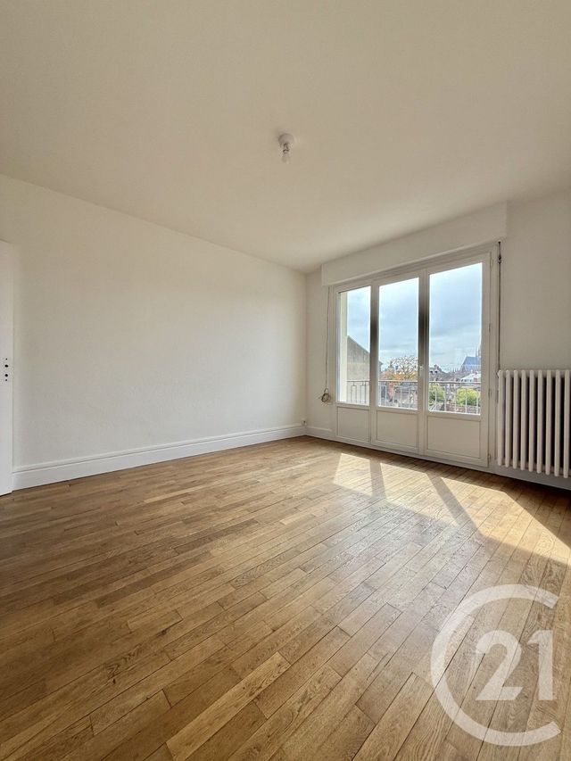 Appartement F3 à louer - 3 pièces - 57.15 m2 - MOULINS - 03 - AUVERGNE - Century 21 Pierre Immobilier