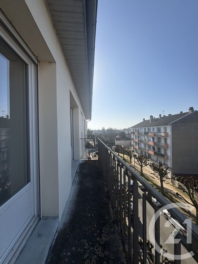 Appartement F3 à louer - 3 pièces - 57.15 m2 - MOULINS - 03 - AUVERGNE - Century 21 Pierre Immobilier