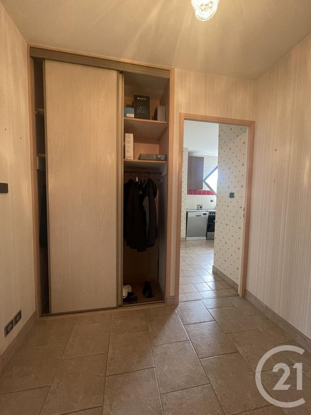 Appartement F3 à louer - 3 pièces - 77.0 m2 - MOULINS - 03 - AUVERGNE - Century 21 Pierre Immobilier