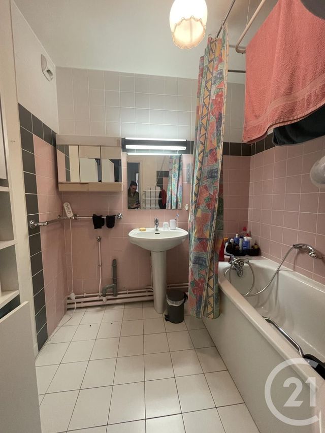 Appartement F3 à louer - 3 pièces - 77.0 m2 - MOULINS - 03 - AUVERGNE - Century 21 Pierre Immobilier