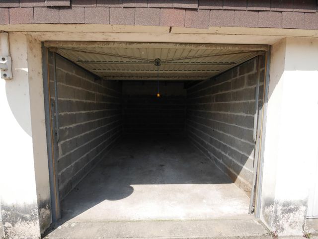 parking à louer - 15.0 m2 - MOULINS - 03 - AUVERGNE - Century 21 Pierre Immobilier