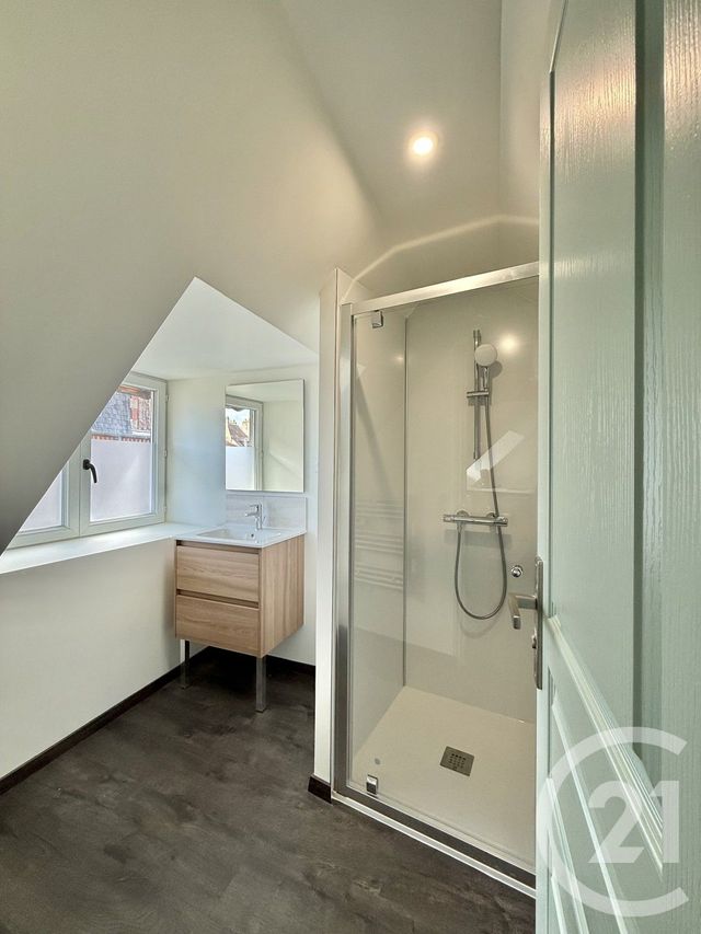 Appartement Studio à louer - 1 pièce - 11.0 m2 - MOULINS - 03 - AUVERGNE - Century 21 Pierre Immobilier