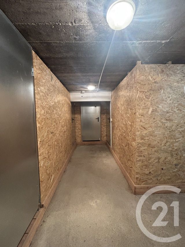 parking à louer - 4.5 m2 - MOULINS - 03 - AUVERGNE - Century 21 Pierre Immobilier