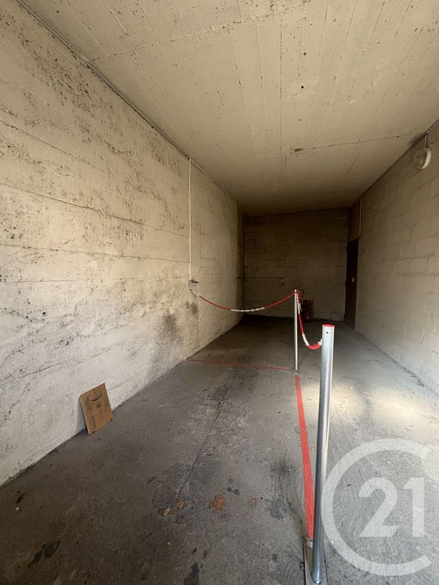 parking à louer - 6.0 m2 - MOULINS - 03 - AUVERGNE - Century 21 Pierre Immobilier