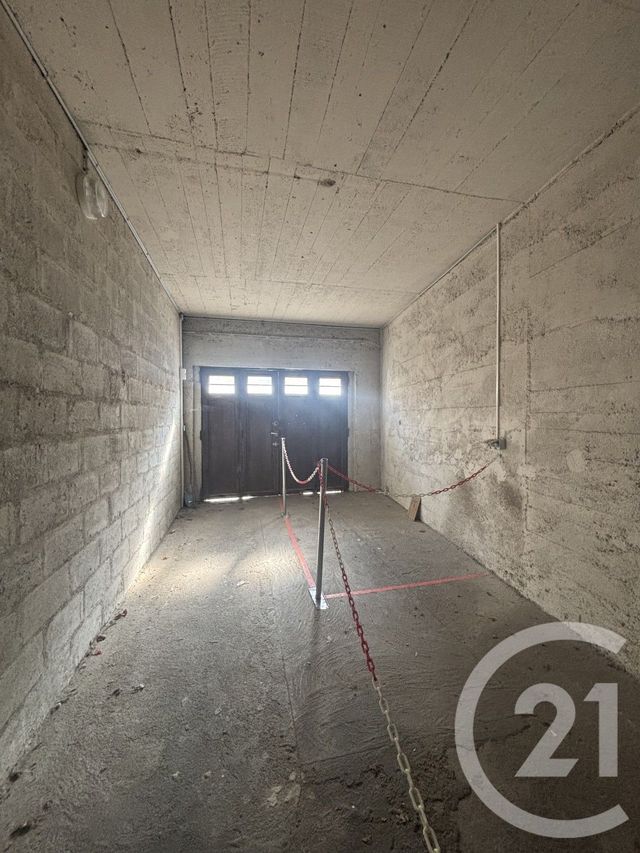 parking à louer - 6.0 m2 - MOULINS - 03 - AUVERGNE - Century 21 Pierre Immobilier