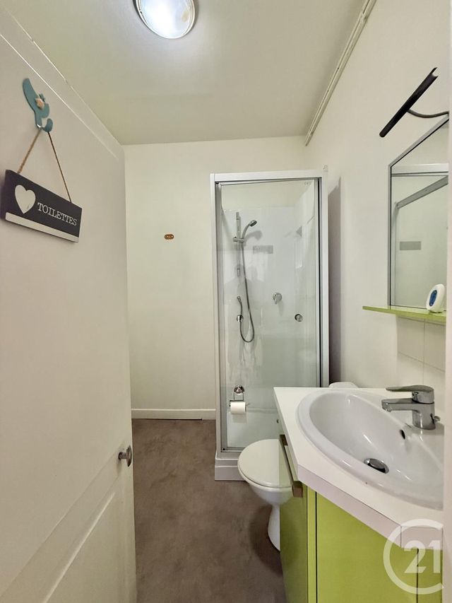 Appartement à louer - 2 pièces - 42.2 m2 - MOULINS - 03 - AUVERGNE - Century 21 Pierre Immobilier