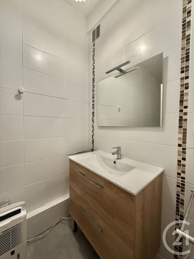 Appartement F3 à louer - 3 pièces - 87.2 m2 - MOULINS - 03 - AUVERGNE - Century 21 Pierre Immobilier