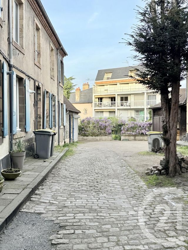 Appartement F3 à louer - 3 pièces - 87.2 m2 - MOULINS - 03 - AUVERGNE - Century 21 Pierre Immobilier
