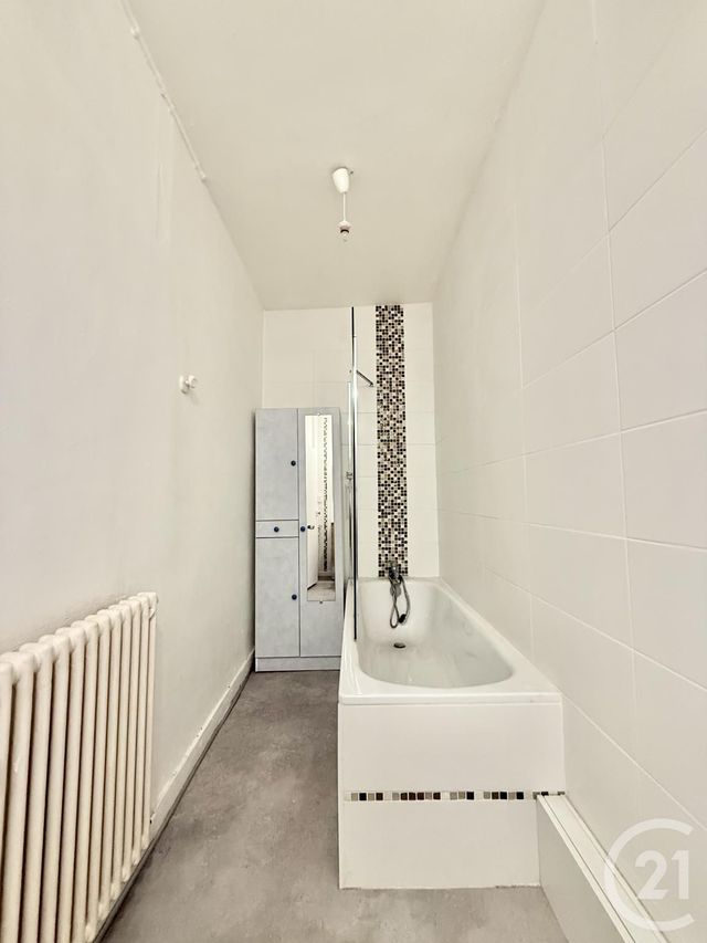 Appartement F3 à louer - 3 pièces - 87.2 m2 - MOULINS - 03 - AUVERGNE - Century 21 Pierre Immobilier