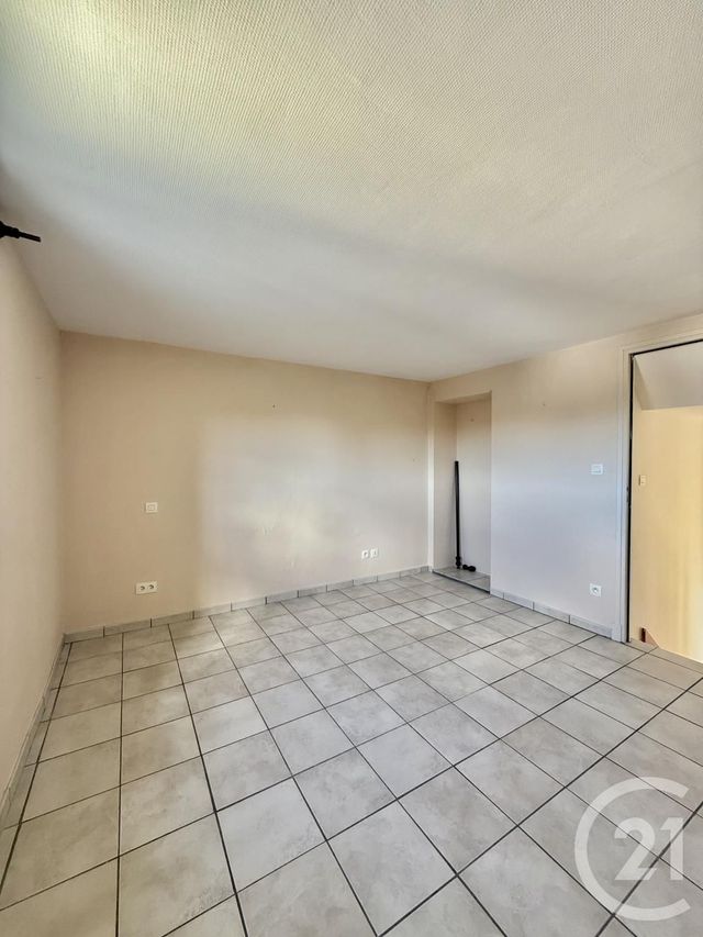 Appartement à louer - 2 pièces - 41.8 m2 - MOULINS - 03 - AUVERGNE - Century 21 Pierre Immobilier