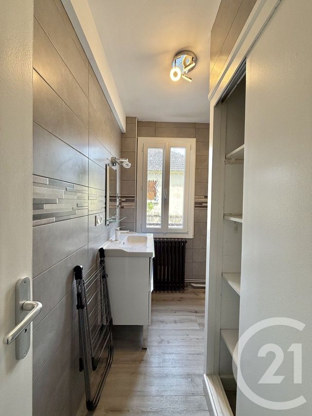 Appartement à louer - 2 pièces - 70.0 m2 - MOULINS - 03 - AUVERGNE - Century 21 Pierre Immobilier