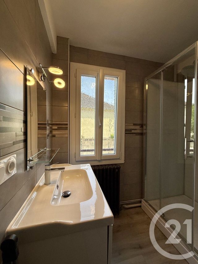 Appartement à louer - 2 pièces - 70.0 m2 - MOULINS - 03 - AUVERGNE - Century 21 Pierre Immobilier