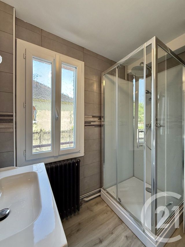 Appartement à louer - 2 pièces - 70.0 m2 - MOULINS - 03 - AUVERGNE - Century 21 Pierre Immobilier