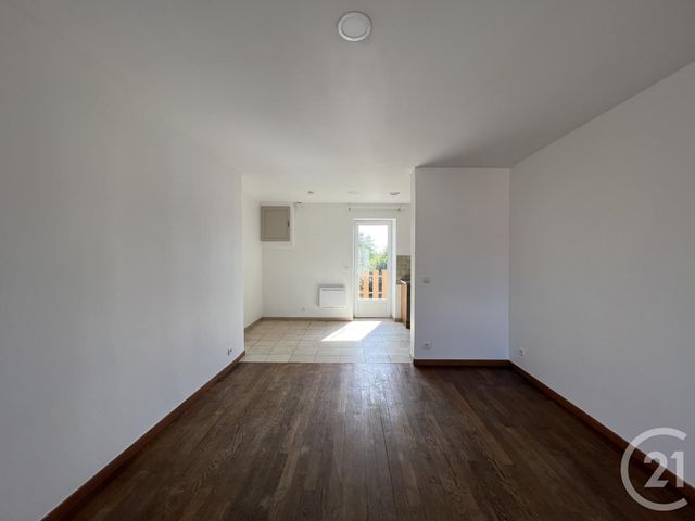 Appartement F2 à louer - 2 pièces - 45.09 m2 - VILLENEUVE SUR ALLIER - 03 - AUVERGNE - Century 21 Pierre Immobilier