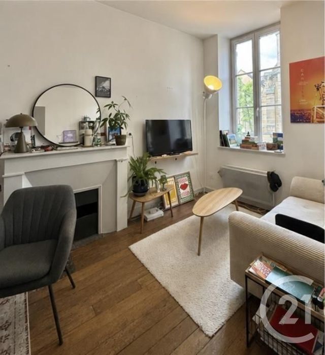 Appartement F2 à louer - 2 pièces - 40.0 m2 - MOULINS - 03 - AUVERGNE - Century 21 Pierre Immobilier