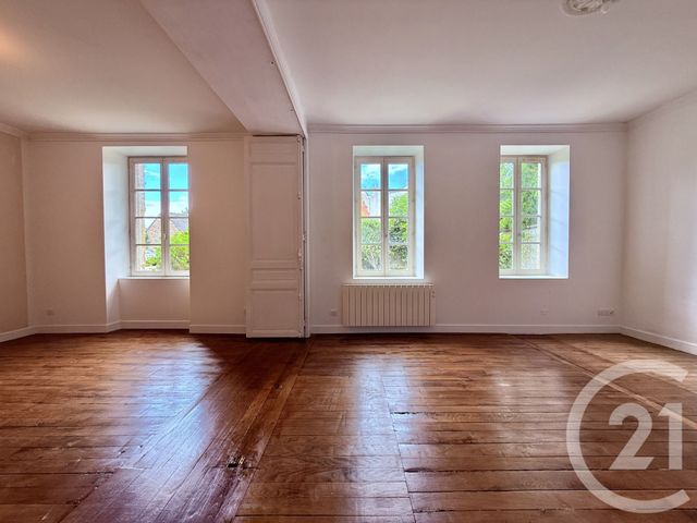 Appartement F3 à louer - 3 pièces - 97.7 m2 - MOULINS - 03 - AUVERGNE - Century 21 Pierre Immobilier