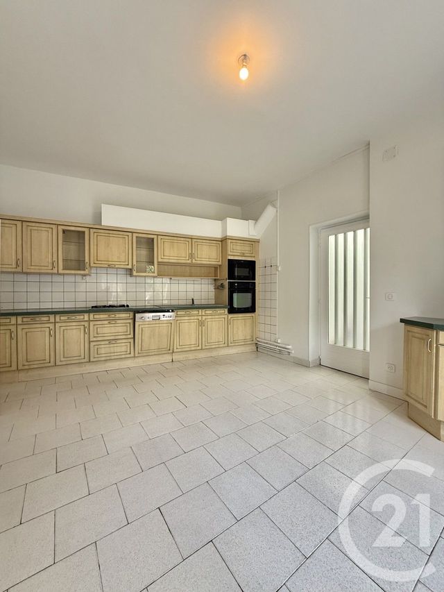 Appartement F3 à louer - 3 pièces - 97.7 m2 - MOULINS - 03 - AUVERGNE - Century 21 Pierre Immobilier