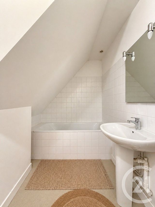 Appartement T3 à vendre - 3 pièces - 51.7 m2 - MOULINS - 03 - AUVERGNE - Century 21 Pierre Immobilier