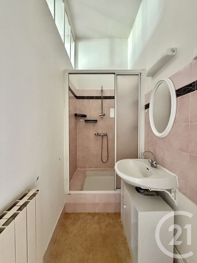 Appartement F3 à louer - 3 pièces - 78.0 m2 - MOULINS - 03 - AUVERGNE - Century 21 Pierre Immobilier