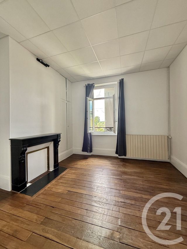 Appartement F3 à louer - 3 pièces - 78.0 m2 - MOULINS - 03 - AUVERGNE - Century 21 Pierre Immobilier