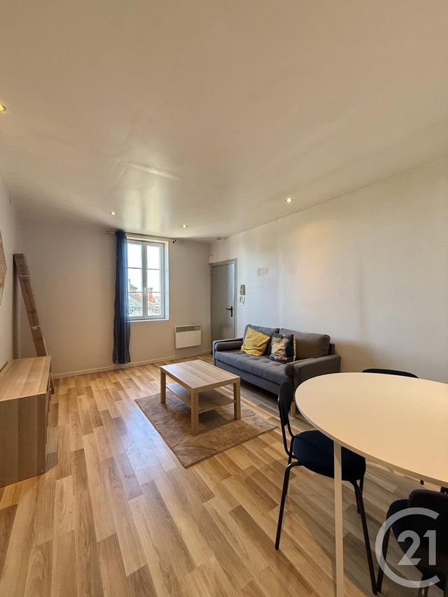 Appartement F2 à louer - 2 pièces - 40.59 m2 - MOULINS - 03 - AUVERGNE - Century 21 Pierre Immobilier