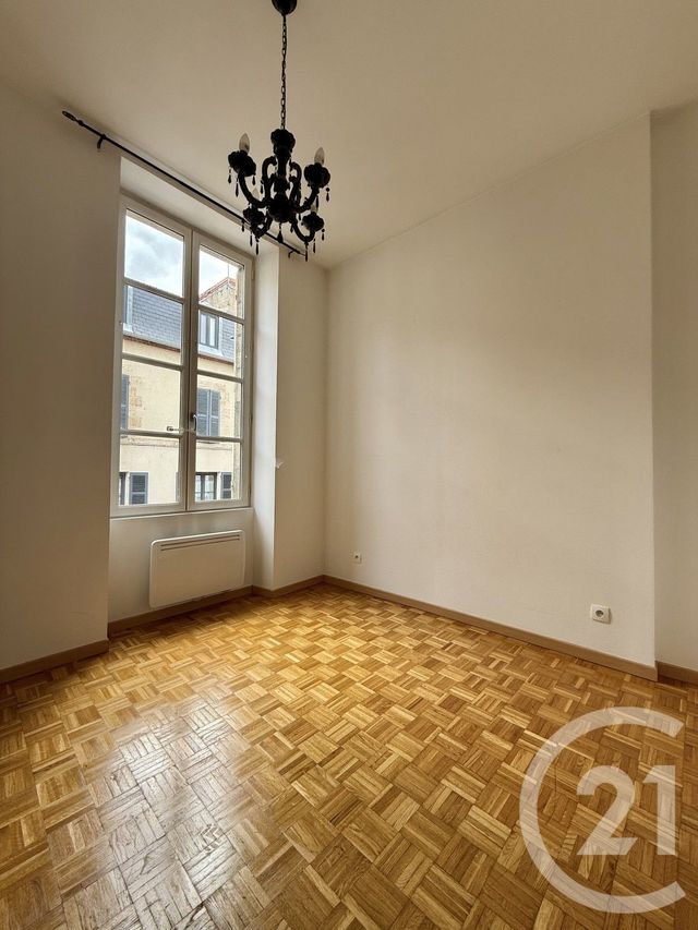 Appartement F2 à louer - 2 pièces - 43.25 m2 - MOULINS - 03 - AUVERGNE - Century 21 Pierre Immobilier