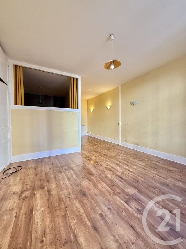 Appartement F2 à louer - 2 pièces - 56.0 m2 - MOULINS - 03 - AUVERGNE - Century 21 Pierre Immobilier