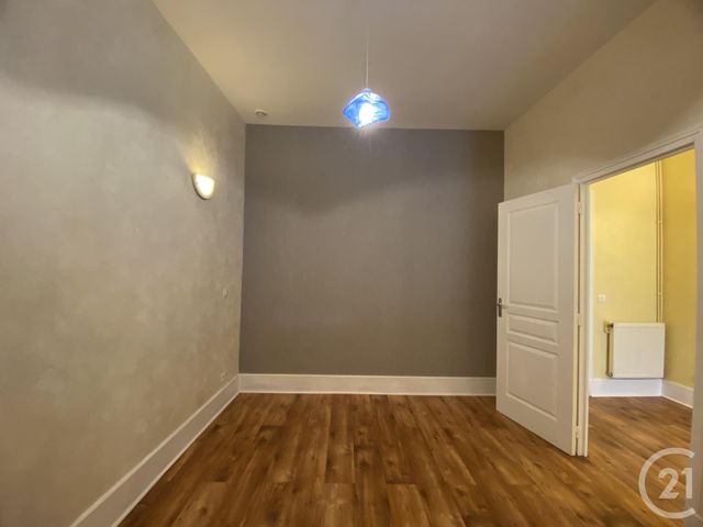 Appartement F2 à louer - 2 pièces - 56.0 m2 - MOULINS - 03 - AUVERGNE - Century 21 Pierre Immobilier