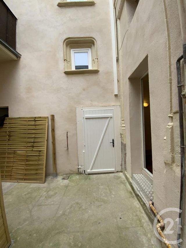 Appartement F2 à louer - 2 pièces - 56.0 m2 - MOULINS - 03 - AUVERGNE - Century 21 Pierre Immobilier