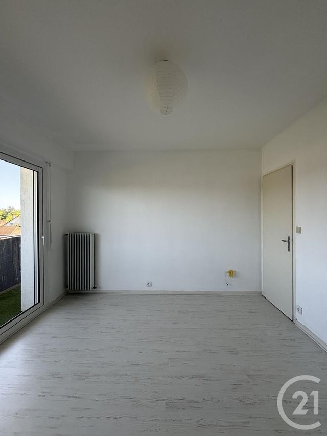Appartement F1 à louer - 1 pièce - 32.85 m2 - MOULINS - 03 - AUVERGNE - Century 21 Pierre Immobilier
