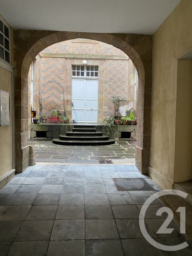 Appartement F4 à louer - 4 pièces - 97.82 m2 - MOULINS - 03 - AUVERGNE - Century 21 Pierre Immobilier