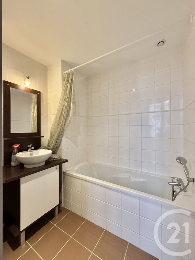 Appartement F4 à louer - 4 pièces - 97.82 m2 - MOULINS - 03 - AUVERGNE - Century 21 Pierre Immobilier