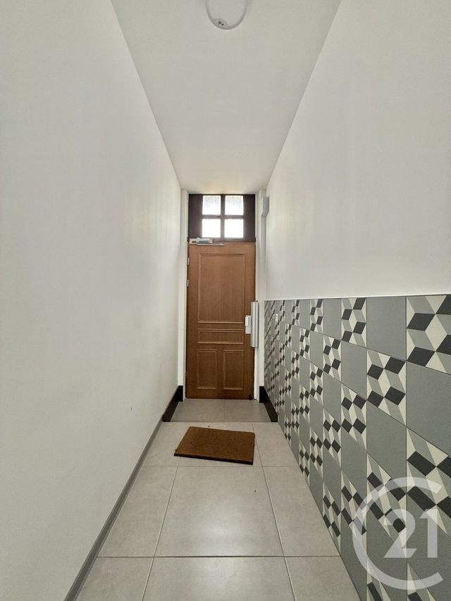 Appartement F1 à louer - 1 pièce - 16.5 m2 - YZEURE - 03 - AUVERGNE - Century 21 Pierre Immobilier