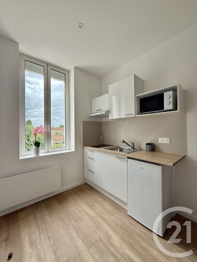 Appartement F1 à louer - 1 pièce - 17.5 m2 - YZEURE - 03 - AUVERGNE - Century 21 Pierre Immobilier
