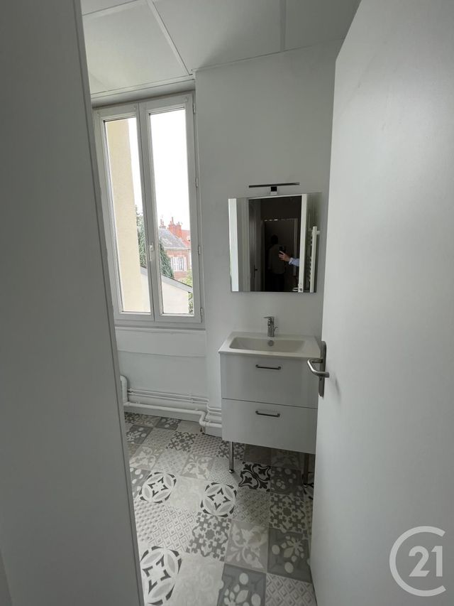 Appartement F3 à louer - 3 pièces - 60.63 m2 - MOULINS - 03 - AUVERGNE - Century 21 Pierre Immobilier