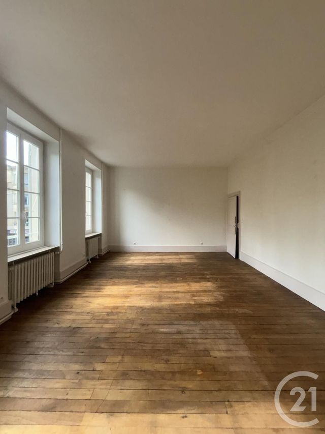 Appartement F3 à louer - 3 pièces - 113.71 m2 - MOULINS - 03 - AUVERGNE - Century 21 Pierre Immobilier