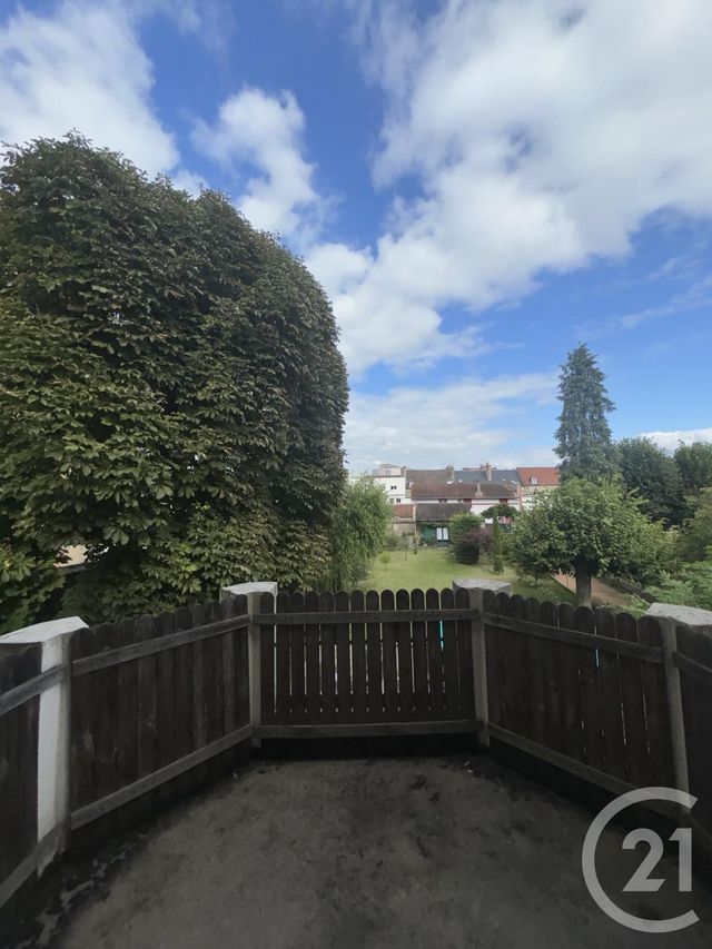 Appartement F3 à louer - 3 pièces - 113.71 m2 - MOULINS - 03 - AUVERGNE - Century 21 Pierre Immobilier