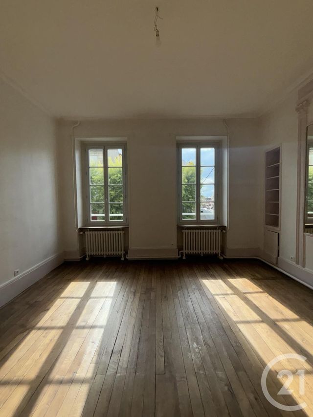 Appartement F3 à louer - 3 pièces - 113.71 m2 - MOULINS - 03 - AUVERGNE - Century 21 Pierre Immobilier