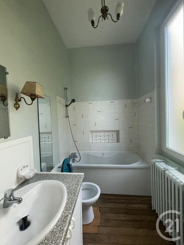 Appartement F3 à louer - 3 pièces - 113.71 m2 - MOULINS - 03 - AUVERGNE - Century 21 Pierre Immobilier
