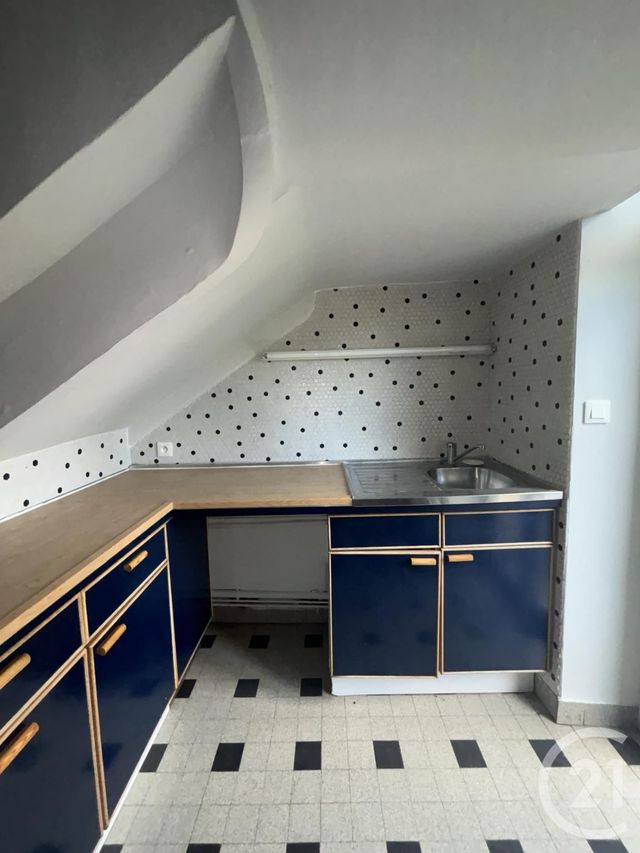Appartement F3 à louer - 3 pièces - 113.71 m2 - MOULINS - 03 - AUVERGNE - Century 21 Pierre Immobilier